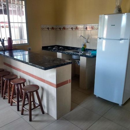 Chale No Condominio Verde Mar Na Praia Da Cocanha Caraguatatuba Zewnętrze zdjęcie